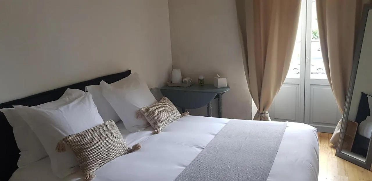 Couette-café Bed and Breakfast La Cour Saint Louis à Castelnau-Montratier