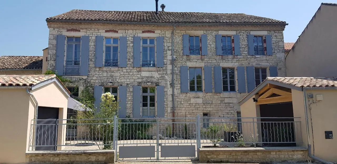 Bed and Breakfast La Cour Saint Louis à Castelnau-Montratier 0*,